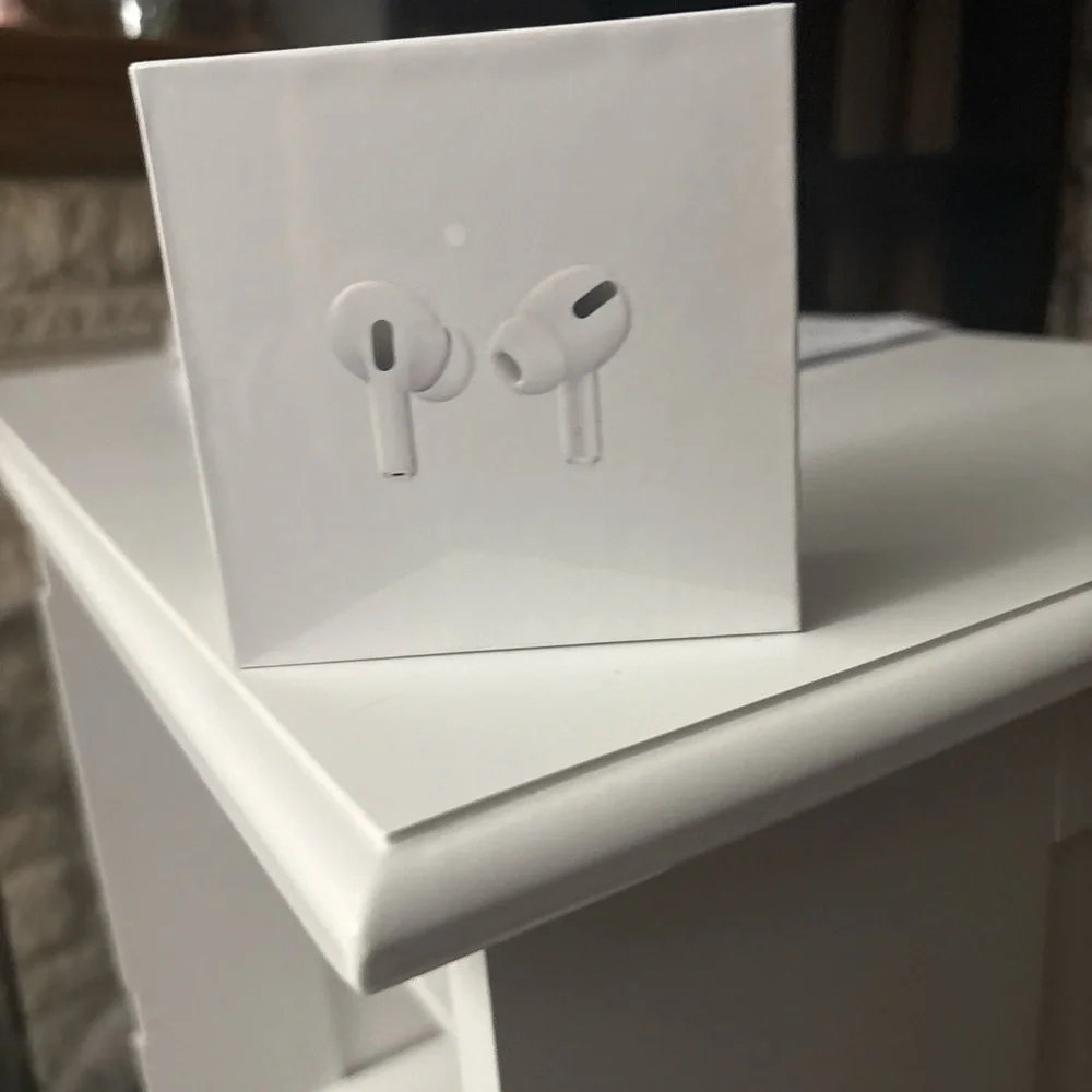 Apple White Wireless Earbuds Premium Headset